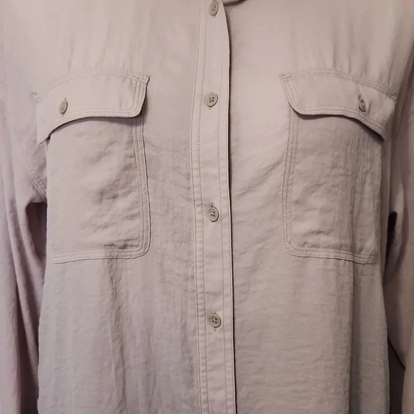 Uniqlo taupe button down top - Picture 4 of 14